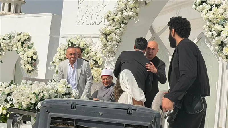 بحضور نجوم الرياضة والمجتمع.. إبراهيم حسن يحتفل بعقد قران ابنته (صور)