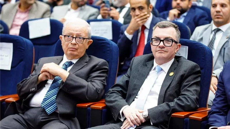 وزير التخطيط يطلق 