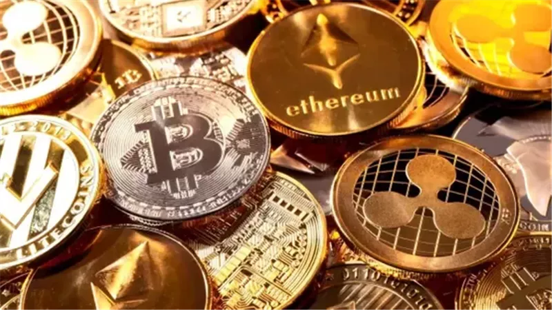 هبوط البيتكوين 3% يضغط على العملات الرقمية وأسهم الشركات المرتبطة بها