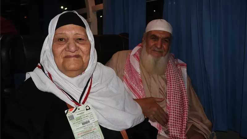 محافظ سوهاج ينيب السكرتير العام لتوديع الفوج الأول من حجاج الجمعيات الأهلية 