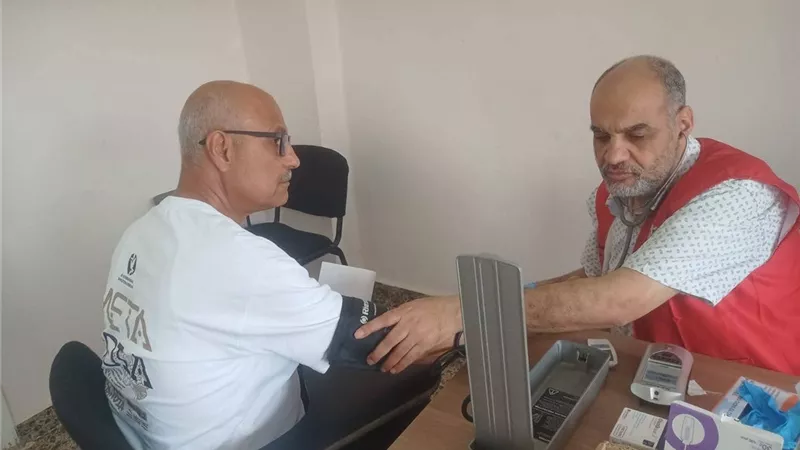 قافلة مبادرة الأمراض المزمنة تفحص المواطنين بمركز شباب التوفيق في السويس