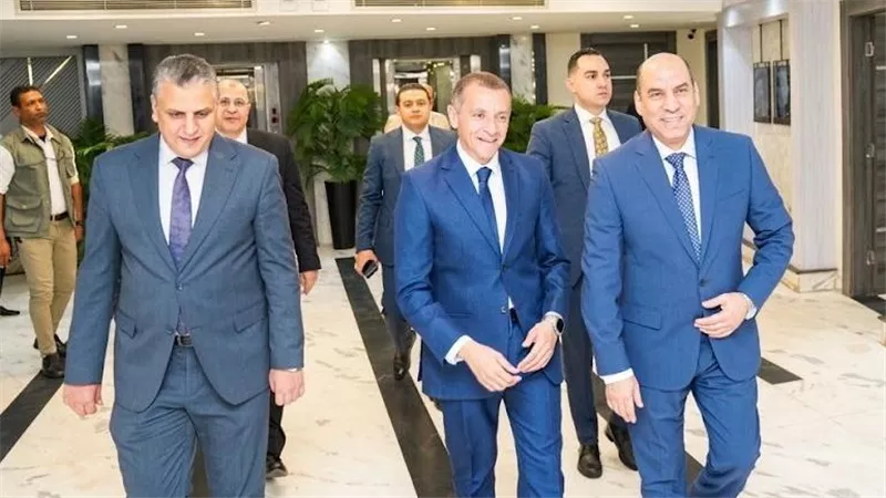وزير العمل: 300 ألف جنيه لأسرة المتوفى من عمال المناجم والمحاجر