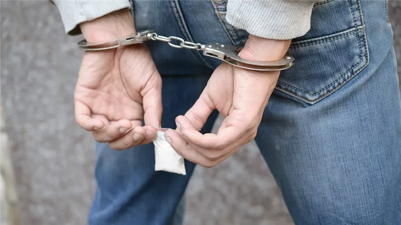 القبض على مواطن مصري بتهمة بييع الكوكايين في شوارع إيطاليا
