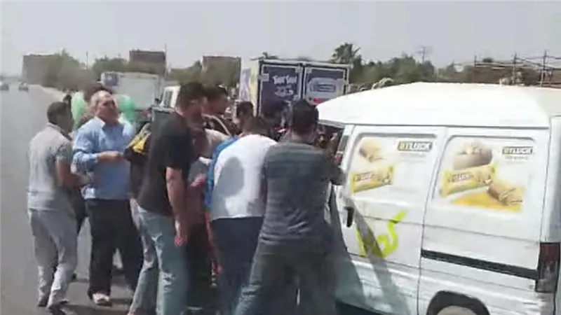إصابة سائق سيارة سوزوكى في حادث تصادم على طريق القاهرة الزراعى بالقليوبية 