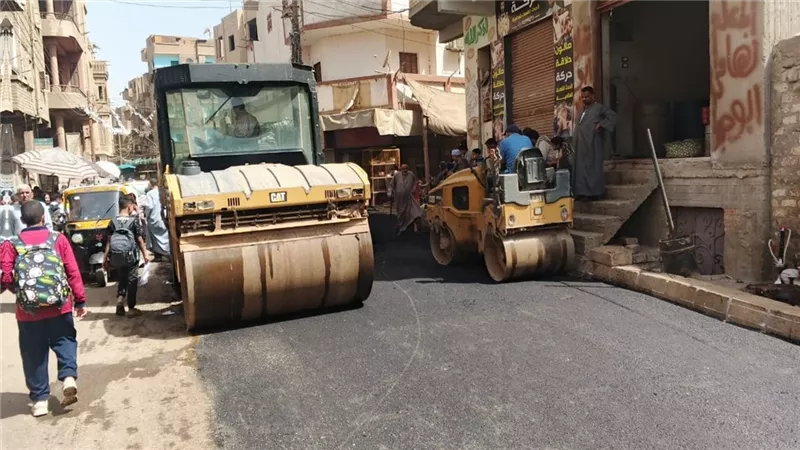 محافظ أسيوط: استمرار رصف شارع محمود أبو حسين بمدينة منفلوط ضمن خطة التطوير