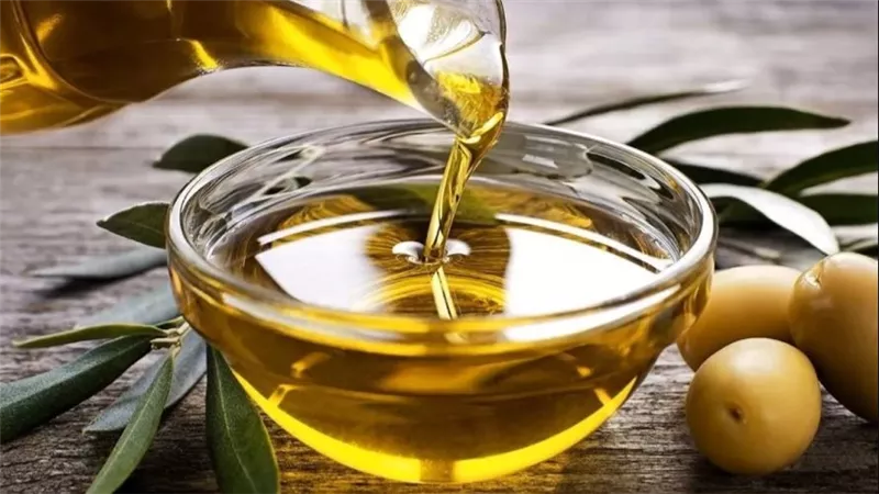     فوائد زيت الزيتون البكر للمخ دعم الذاكرة والإدراك مع العمر
