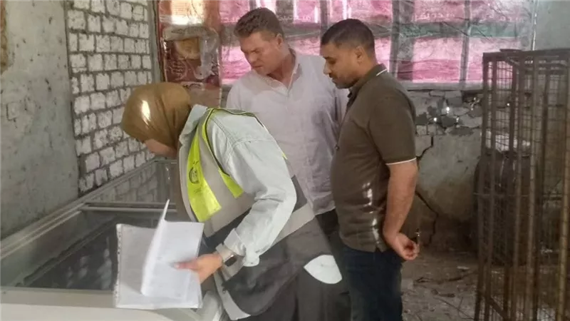 تموين القليوبية تضبط مجزر دواجن غير مرخص ومصنع مياه غازية مخالف