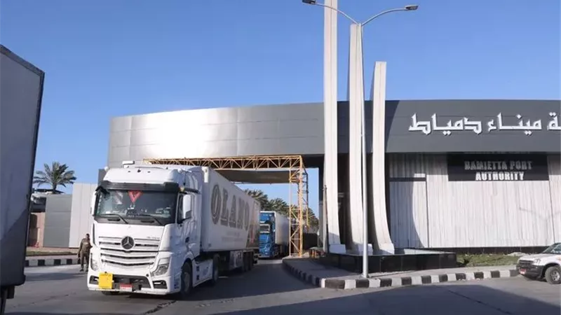 تداول 95 ألف طن بضائع بميناء دمياط وانتظام حركة السفن والحاويات