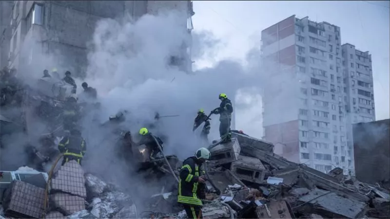 حرب روسيا وأوكرانيا.. موسكو تعيد جثامين 528 شخصا إلى كييف