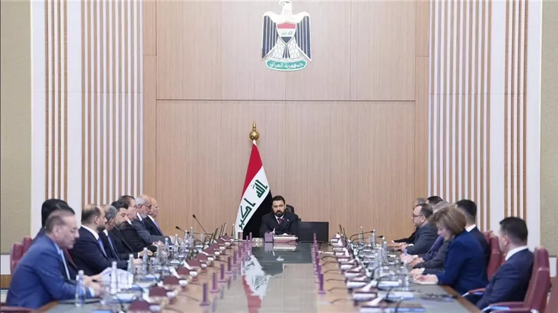 رئيس وزراء العراق يوجه الخارجية بإعداد ملفات لتفعيل العلاقات مع الدول العربية 