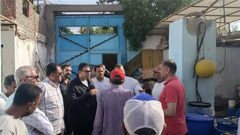 حملة مكبرة بالجناين تضبط مصنعآ غير مرخص لتصنيع الكيماويات والمنظفات بالسويس