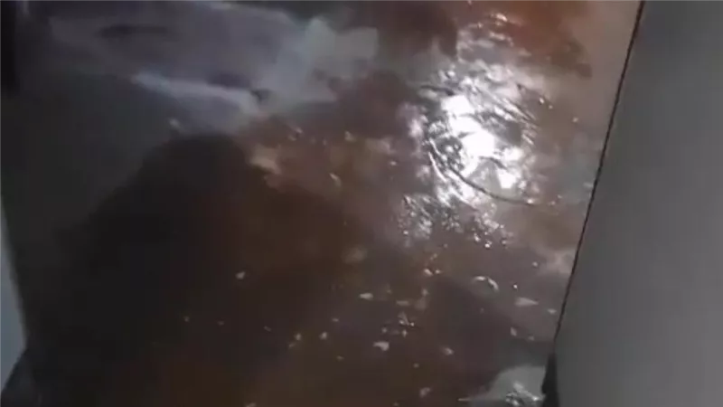 انفجار جديد لخط طرد الصرف الصحي بزاوية الناعورة بالمنوفية يهدد المنازل