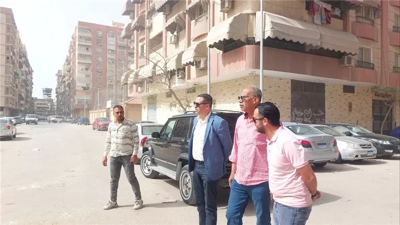 أطنان من المخلفات.. نائب محافظ بورسعيد يتفقد إزالة الرتش ببروتكس في الضواحي