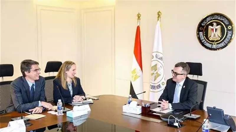وزير التخطيط يعلن إعداد نموذج تمويلي جديد لدعم مشروعات البنية التحتية المستدام