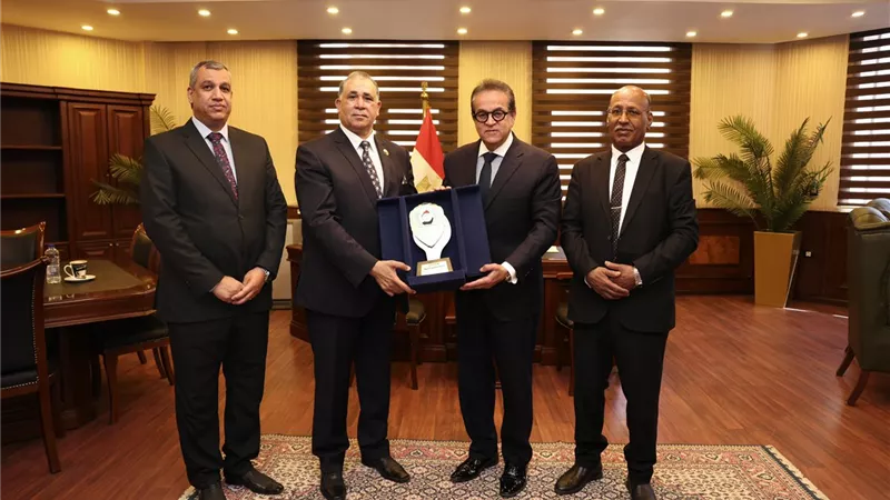 نقيب المحامين يلتقي وزير الصحة لبحث آليات التعاون وتعزيز الخدمات الصحية