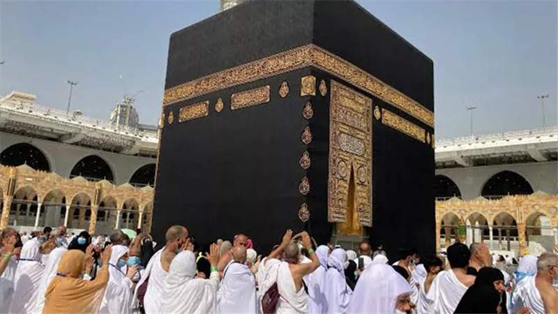 من الإحرام حتى طواف الوداع.. الإفتاء تشرح أحكام الحج للرجل والمرأة
