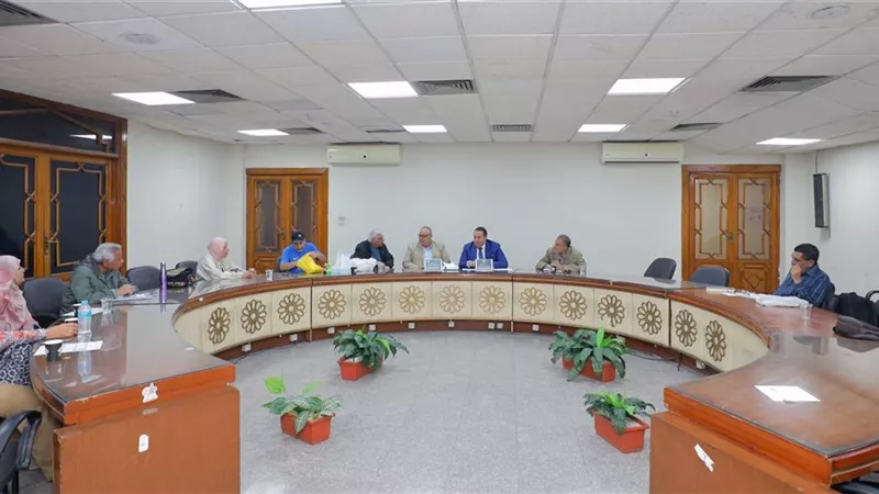 نقيب المهندسين يواصل اللقاء الأسبوعي المخصص لبحث شكاوى المهندسين