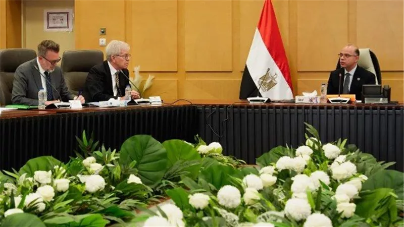 وزير الاستثمار يبحث مع وفد أمريكي تعزيز التجارة والاستثمار بين البلدين