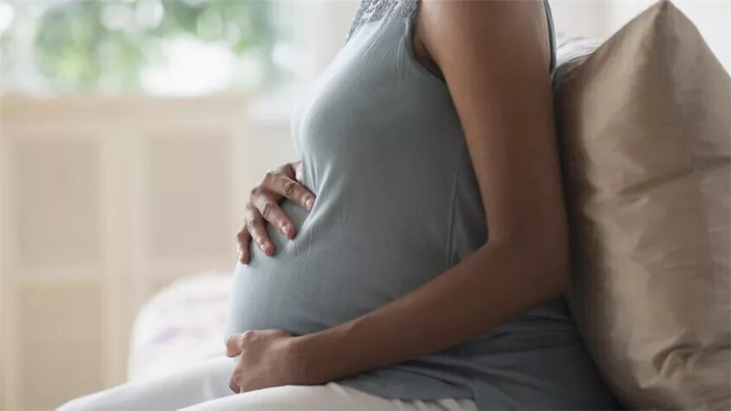 دراسة تحذر.. مضاعفات الحمل قد تهدد صحة قلب الطفل مستقبلا