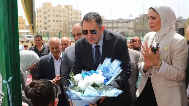 محافظ دمياط يختتم جولته بافتتاح ملعب حديث لخدمة شباب ميت أبو غالب