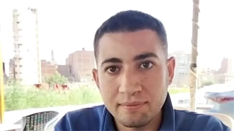 طالب من بني سويف يبتكر جهازًا طبيًا ذكيًا ويحصد مراكز متقدمة - فيديو