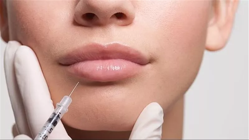 تقنية شد الركب بالليزر تثير الجدل في عالم التجميل الحديث