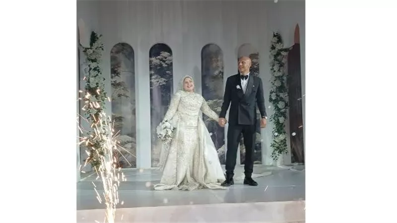 عمرو الجزار نجم الأهلي في ليلة العمر يحتفل بزفافه بأحد فنادق القاهرة