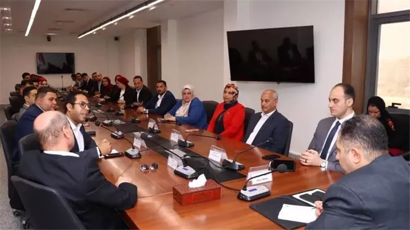 أفكار شبابية جديدة أمام محافظ دمياط لتحويلها إلى مشروعات تخدم المواطنين