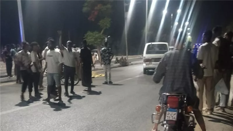 مصرع شاب في حادث انقلاب دراجة نارية بطريق المراسي بالبياضية شرق الأقصر
