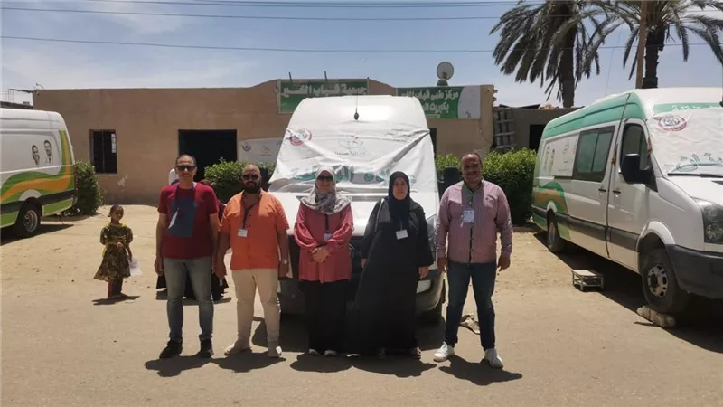 666 مواطنًا يستفيدون من قافلة طبية بقرية كبريت البحارة في السويس