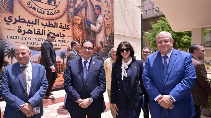 رئيس جامعة القاهرة يفتتح وحدة التشخيص الجزيئي للأمراض بكلية الطب البيطري