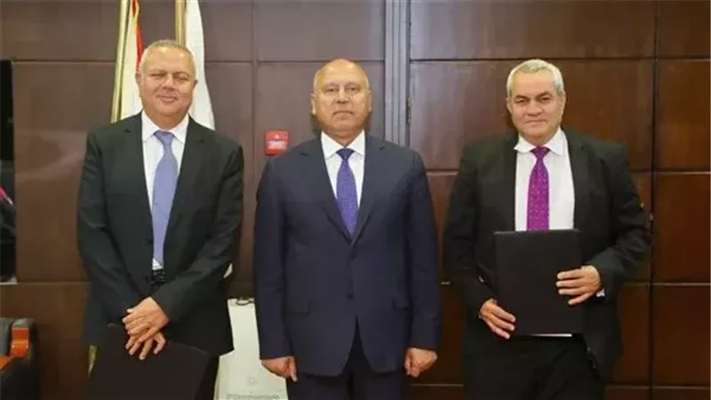 وزير النقل يشهد توقيع مشروع ميناء برج العرب الجاف على مساحة 133 فدانًا