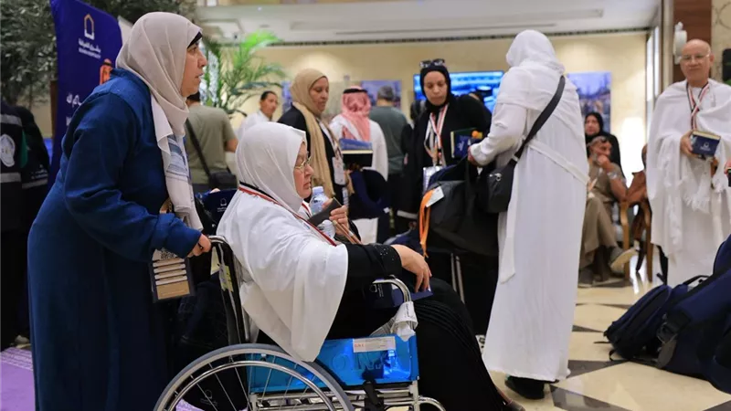 بعثة حج الجمعيات الأهلية تكثف خدماتها لتيسير المناسك على كبارالسن وذوي الإعاقة