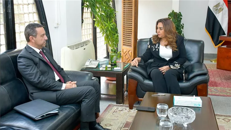 منال عوض ومحافظ المنوفية يناقشان مشروعات التنمية واستعدادات عيد الأضحى المبارك