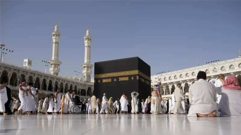 أفضل مستلزمات الحج للرجال.. دليلك الشامل خطوة بخطوة 