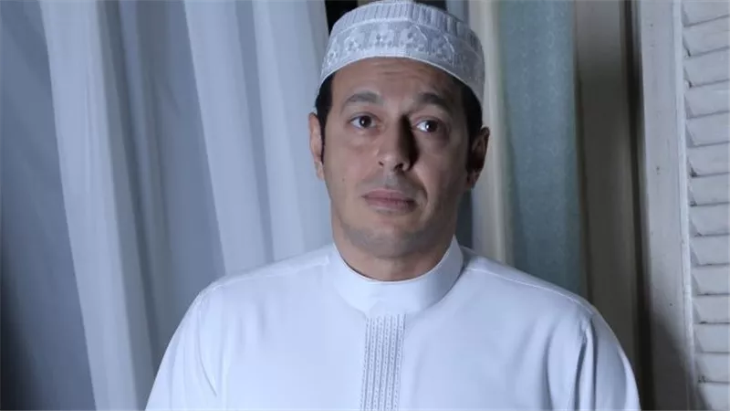 «عملنا سوا 30 عمرة».. المحامي طارق جميل يكشف الجانب الخفي في حياة مصطفى شعبان