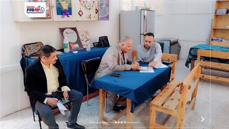 وكيل تعليم الفيوم يتابع امتحانات النقل بإدارة أبشواي التعليمية