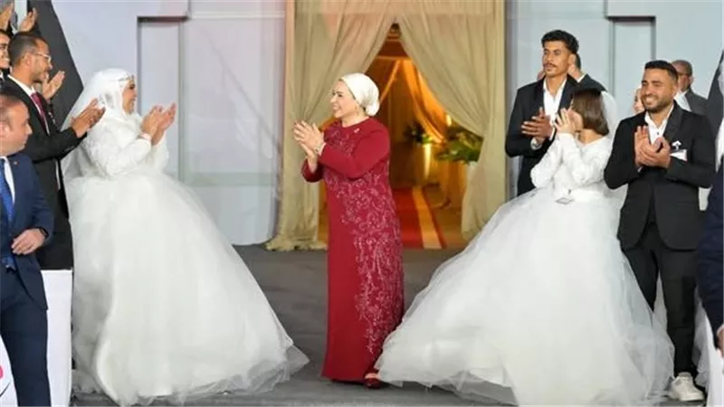 انتصار السيسي: سعدت بالمشاركة في فعالية «فرحة مصر» ومشاركة فرحة ألف عريس وعروس