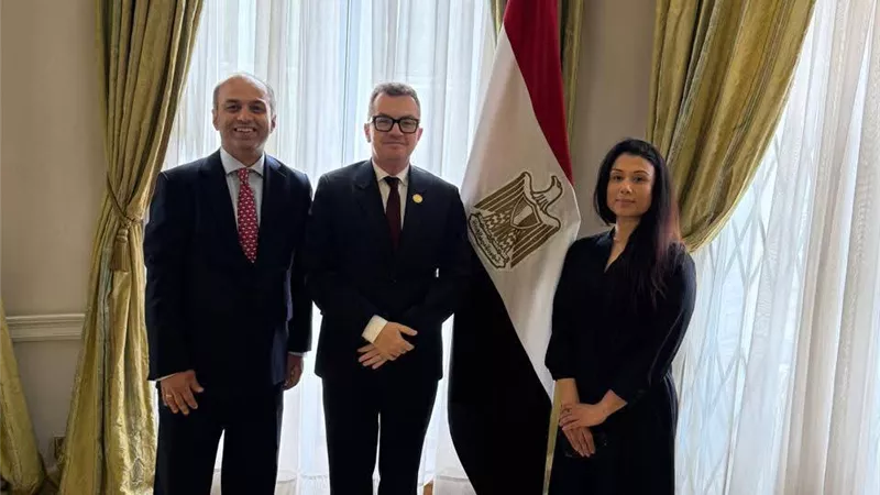 مباحثات مكثفة لوزير التخطيط بمؤتمر أكسفورد لتعزيز التمويل المبتكر
