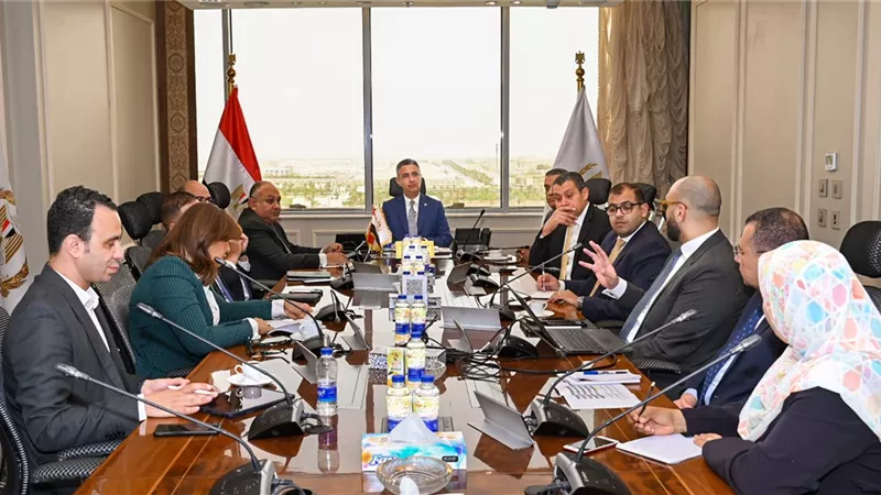 وزير التموين يتابع مستجدات منظومة كارت الخدمات الحكومية الموحد