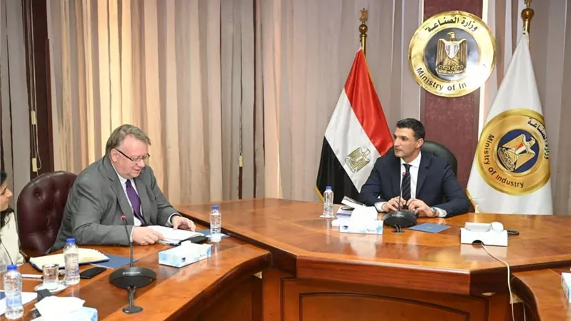وزير الصناعة: العنصر البشري ركيزة أساسية باستراتيجية مصر 2030