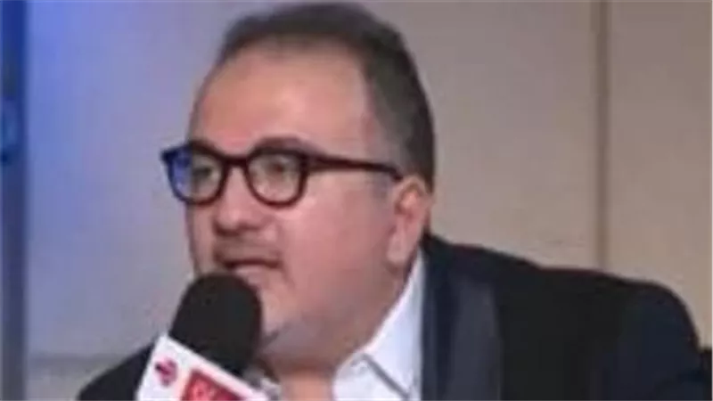 الشاعر هانى عبد الكريم يعلن وفاة والده ودفنه ببنها