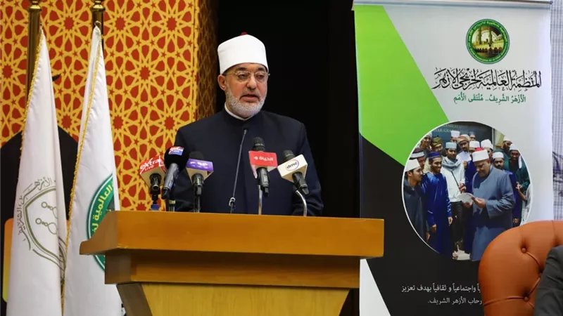 المفتي: الفتاوى الشاذة والمتشددة بشأن المرأة تهدد استقرار الأسرة والمجتمع