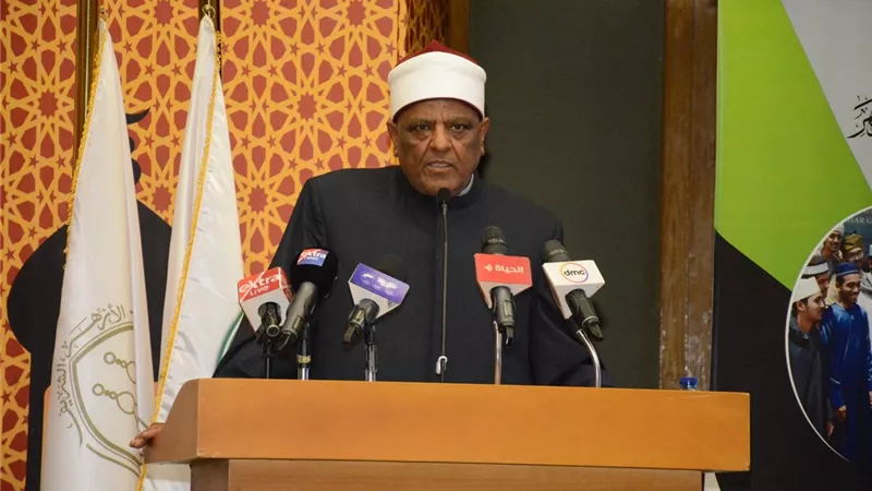  عباس شومان: منحة الإمام الطيب بداية لمسار طموح لإعداد القيادات النسائية