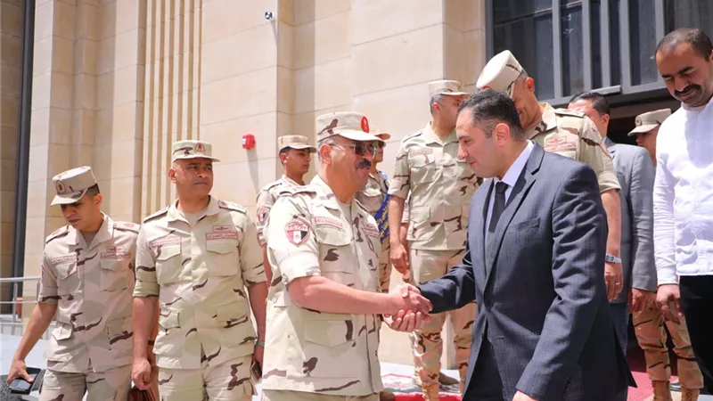قائد الجيش الثاني الميداني يشيد بمشروعات التنمية والخدمات بمحافظة دمياط
