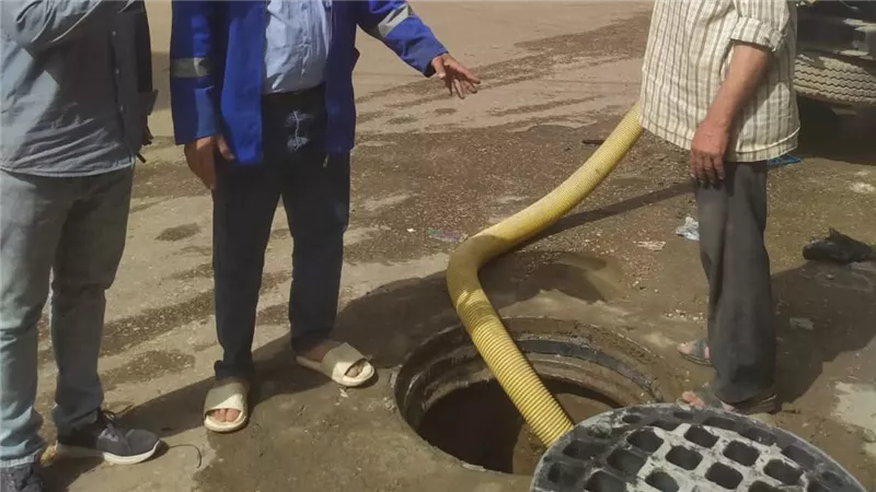 تحرك ميداني عاجل لإصلاح كسر خط مياه الشرب بشارع الجيش في منوف