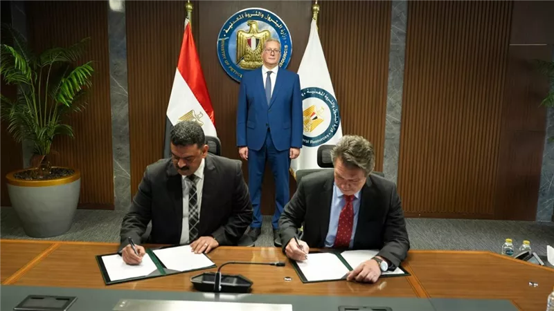 وزير البترول يشهد توقيع مذكرة تفاهم لتطوير قطاع التعدين مع البنك الأوروبي