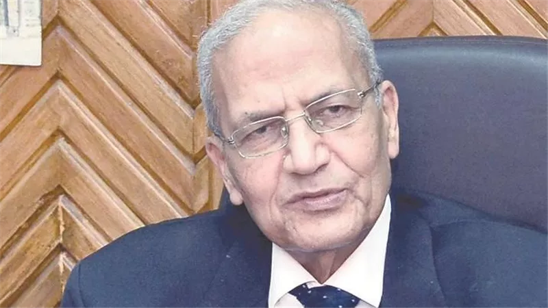 جامعة القاهرة تهنئ الدكتور شريف مختار لفوزه بجائزة «الطبيب العربي»