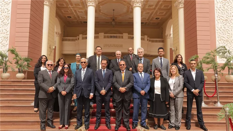 لتبادل الخبرات.. الجامعة البريطانية بمصر توقع بروتوكول مع «أزور»