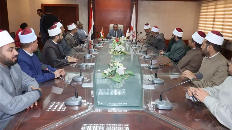 محافظ سوهاج يكرّم الفائزين في «دوري الأئمة النجباء» ويشيد بدورهم التوعوي